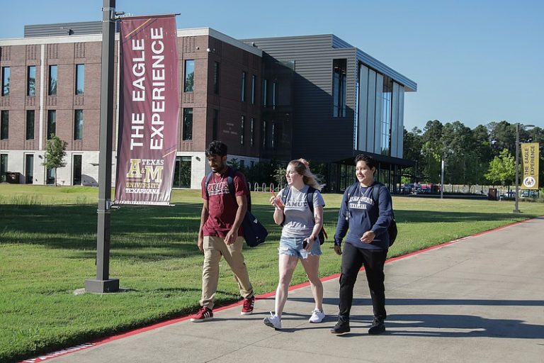 Students walk on the Texas A&M University-Texarkana campus. (Photo courtesy of TAMUT)