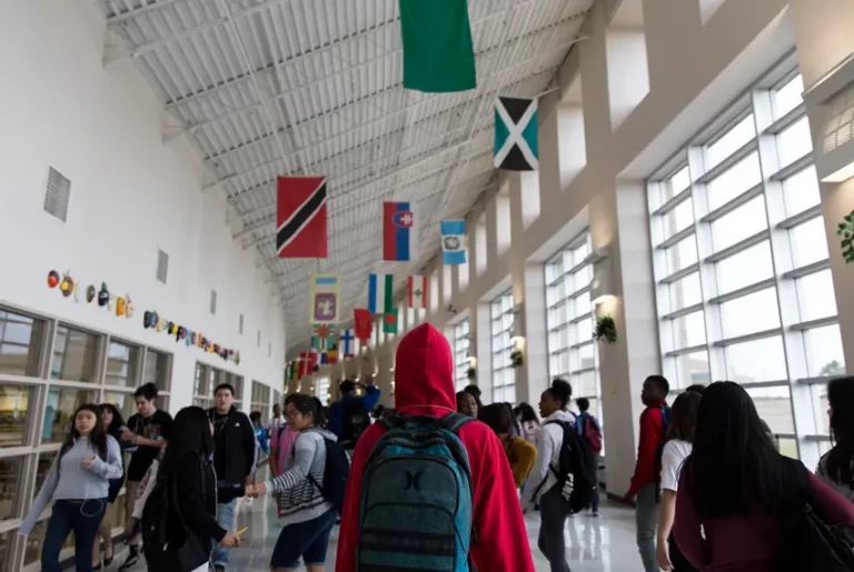 High school students walk to their next class after the bell rings at Elsik Ninth Grade Center in Houston on March 28, 2018. Credit: Pu Ying Huang for The Texas Tribune
