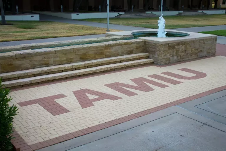 The Acequia Fountain located on the campus of TAMIU in Laredo, Texas on July 31, 2023. / Zach Davis/Laredo Morning Times